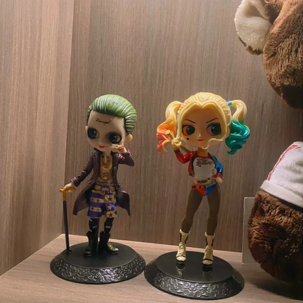 Suicide Squad The Joker und Harley Quinn Actionfiguren Modell Coole Ornamentpuppen „I Was Happy, Floating, Staring At The Stars“.