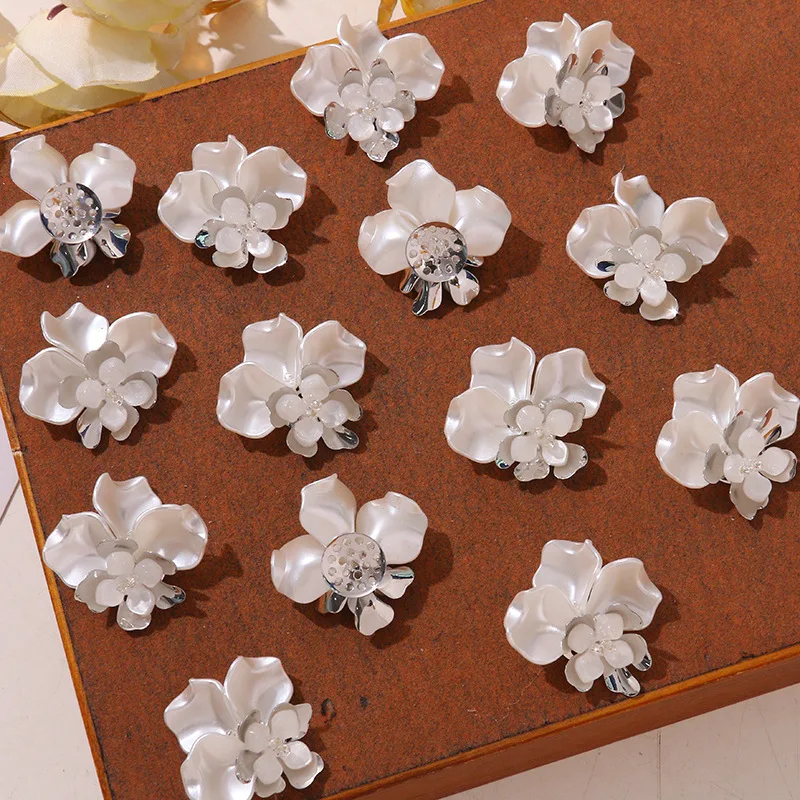 Shoe Charms 1 Piece Pearl Camellia Flower DIY Transparent Crystal Jelly Clog Decoration Korean Unique Chic Princess