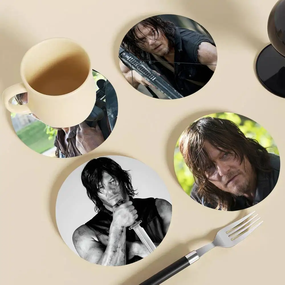 Actor Daryl Dixon Round Wooden Coasters Suitable For Restaurants And Coffee Home Gift Choice Holidays