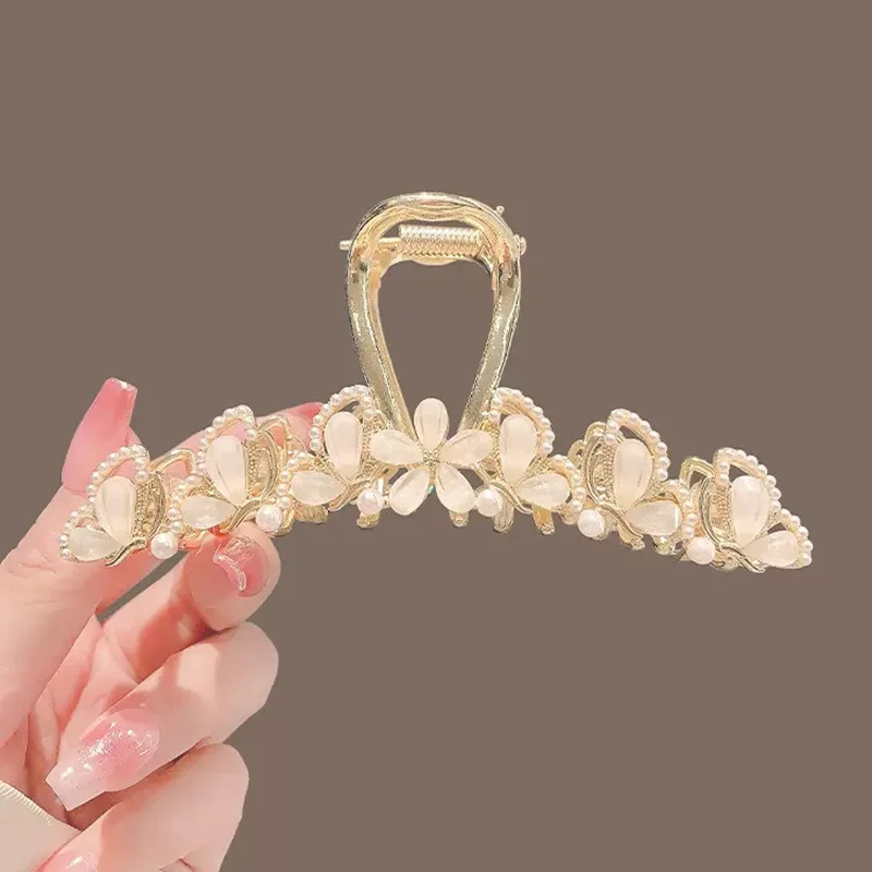 Large Hair Clip for Women with Gold Hollow-out Leaf-shaped Shark Clip Fresh and Sweet Flower Hair Accessory Large Shark Clip