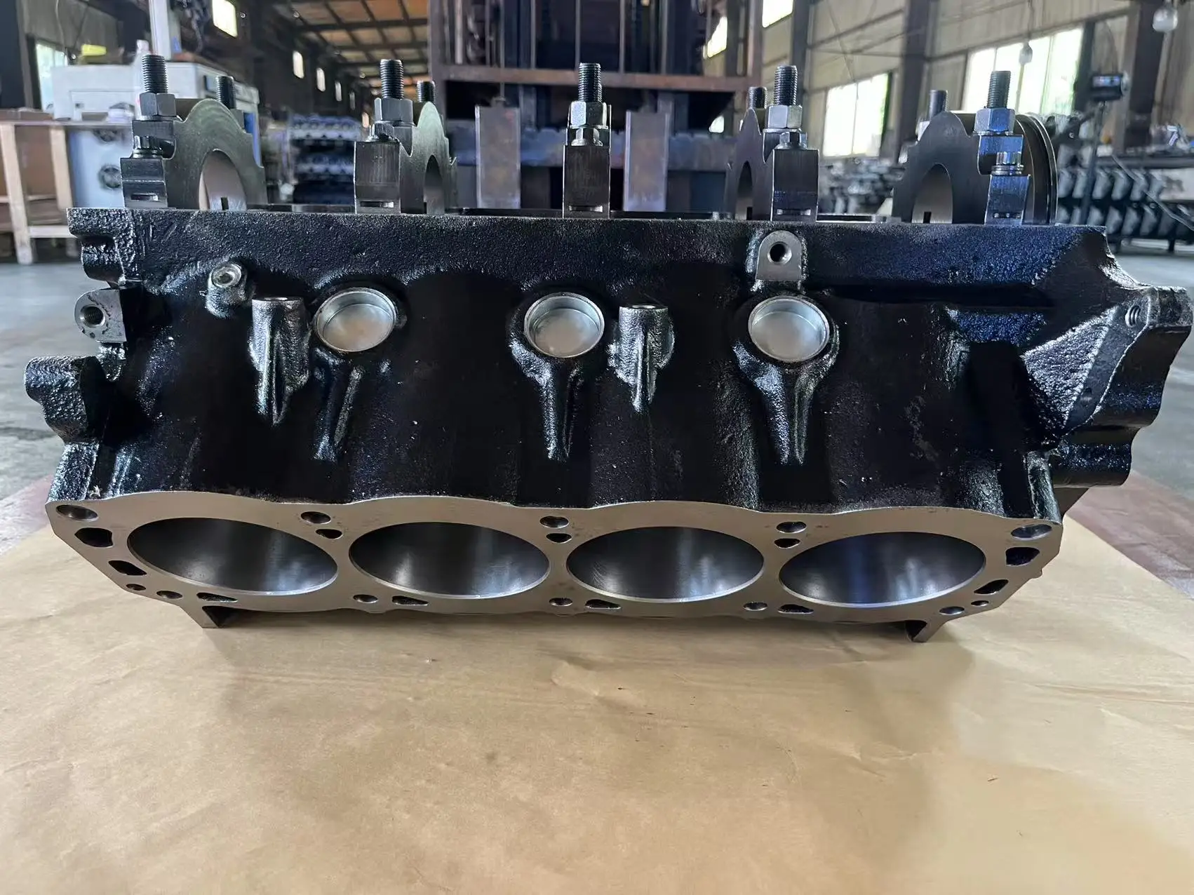 كتلة V8 لكتلة اسطوانة وندسور 351 ارتفاع 9.5 4 بوصة و4.125 بوصة حجم التجويف SBF V8 كتلة اسطوانة المحرك 351 وات