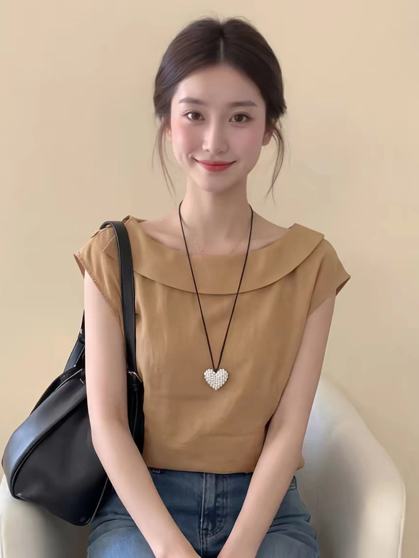

Elegant Fashionable Shirt Waist Cinching Belt Design Trendy Korean Style Straight Cut Silk Top for Young Women in Summer