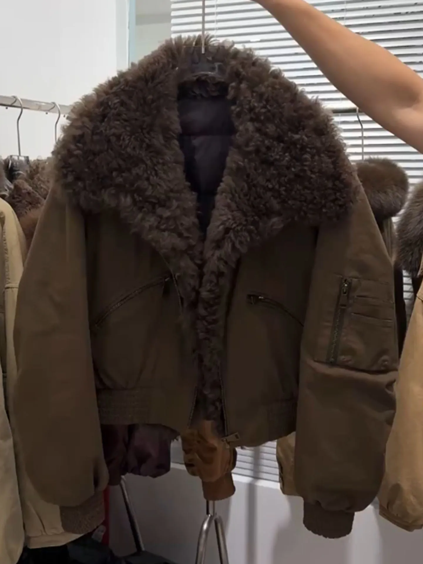 

Barn Sle ort Puffer Jaet Women's Deep Coffee Color Fur Collar Warmth High Waist White Du down Coat Winter New Arrival