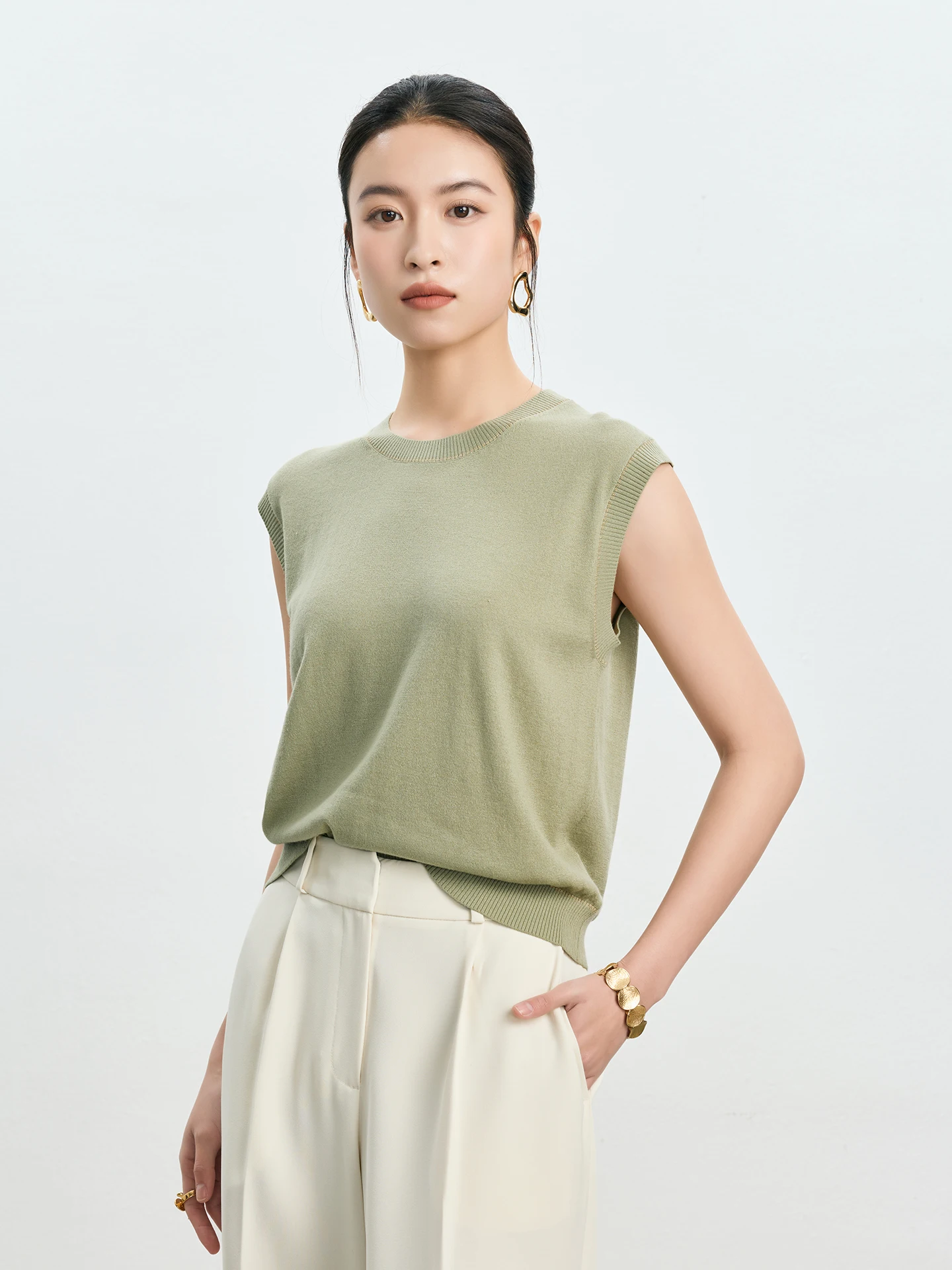 

Новинка! Вязаный шерстяной жилет Masjm: базовый слой для ношения под одеждой, создающий ощущение уюта. Модная женская шерстяная одежда.