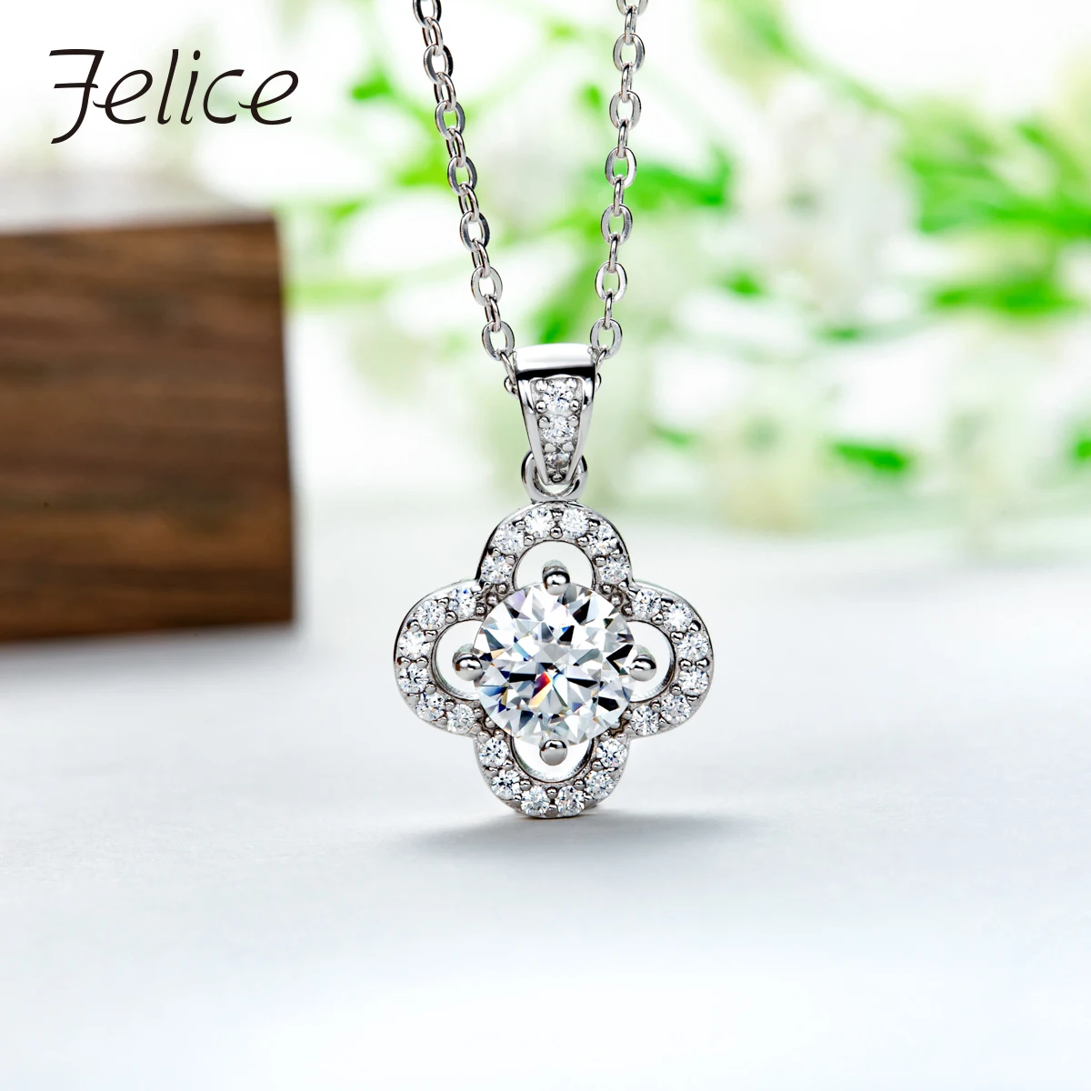 

Felice 1CT Moissanite Four Leaf Clover Necklace 925 Sterling Silver With Cer D Color Lab Diamond 40+2+3CM Necklace For Women