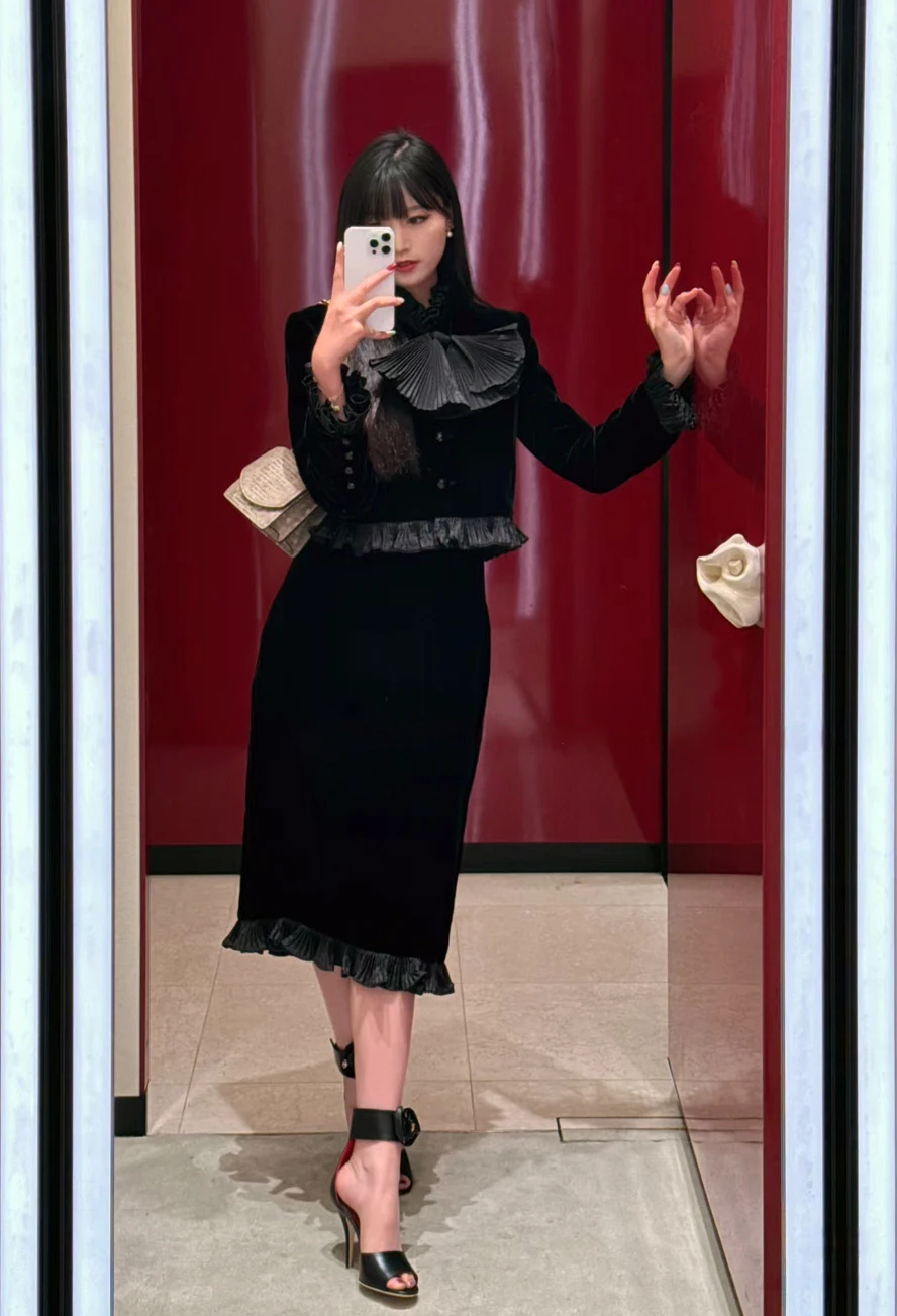 

2025 Autumn Winter Women's Black Vintage Outfits Fashion Big Bow Short Jacket Elegant Ruffles Straight Skirt Set