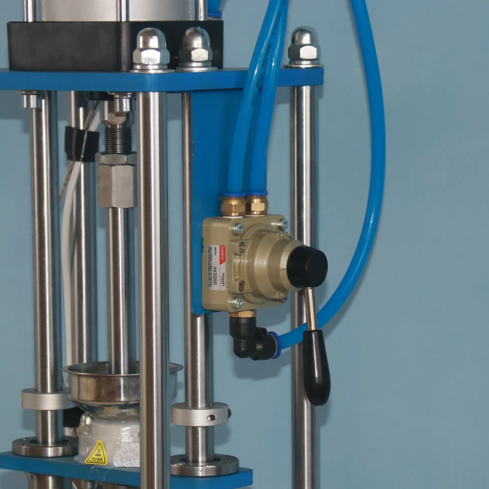 

Small Desktop Fully Automatic Injection Molder (30g) | Vertical Hybrid Power PP/PE Plastic Forming Machine Rapid Prototyping