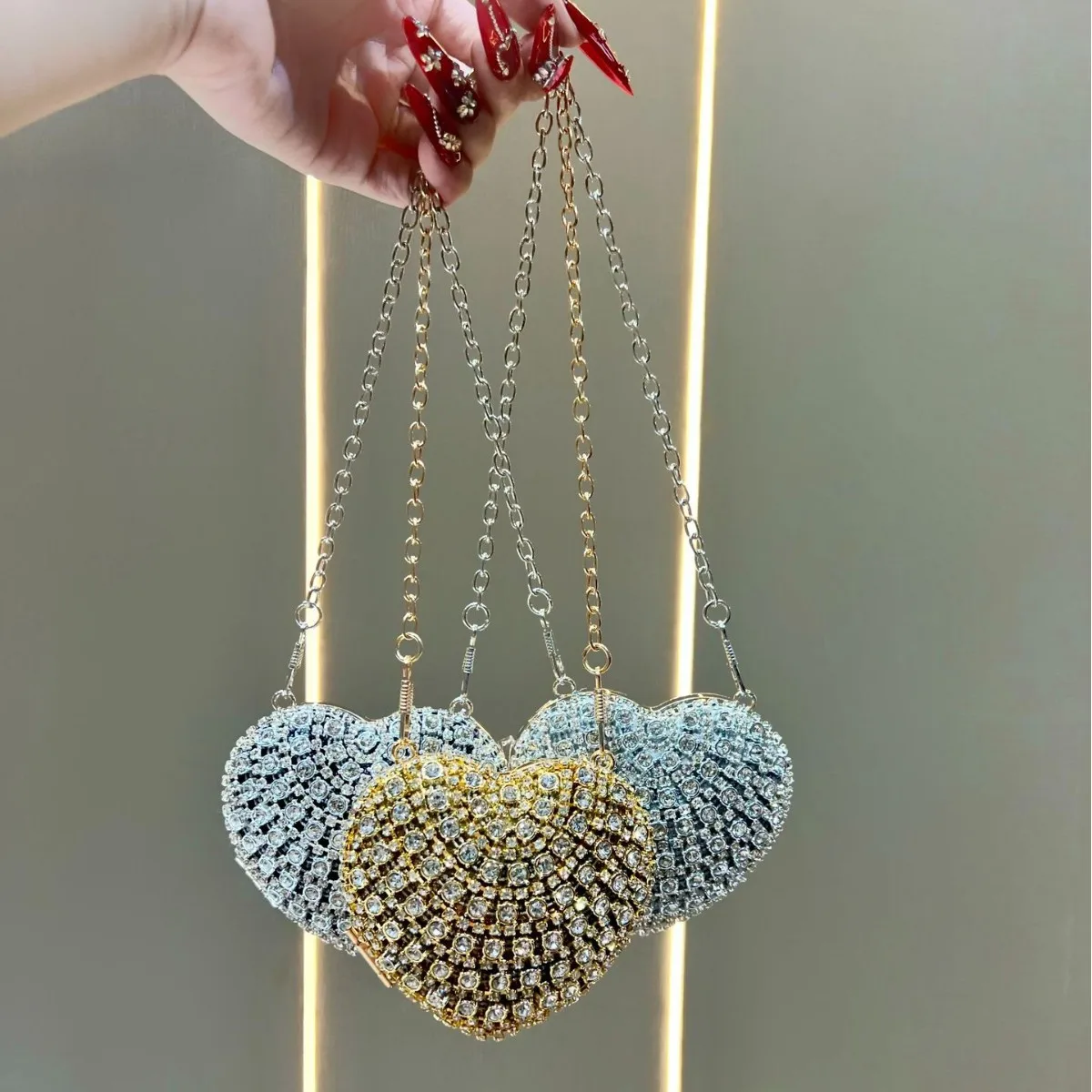 Luxury Rhinestone Crystal Clutch Purse Heart Shape Mini Handbag Diamond Chain Handle Shoulder Bag Women Wedding Evening Bags view 2