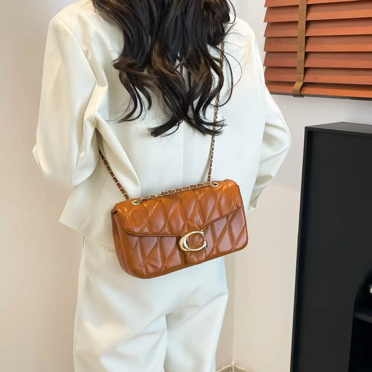 جودة بو الجلود الفتيات حقيبة كتف أزياء فاخرة المرأة سلسلة حقيبة يد العلامة التجارية خفيفة الوزن التنقل حقيبة شرابة أكياس مربعة