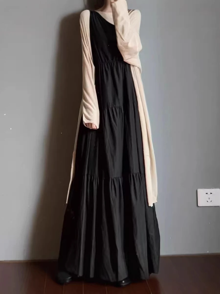 Sommerliches, frisches und elegantes Damenkleid, langes, sexy Trägerkleid mit Bauchbedeckung, schlankmachendes, extra langes Kleid bis zum Knöchel. – Detail 4