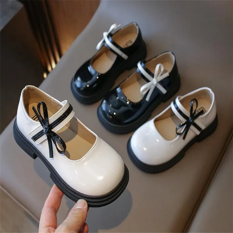 2024 Spring New Children's leather Shoes Single Little Girl Sweet Bow Princess Shoes Soft Sole black Student performance shoes