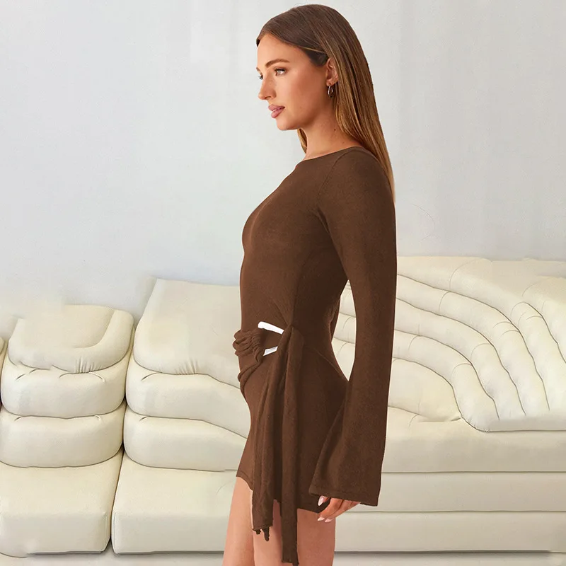المرأة الشريط المعدني أبازيم فستان سيدة الشتاء الخريف التفاف ضمادة العصرية الورك فساتين الإناث كبيرة U مفتوحة الظهر مساء فساتين ساخنة
