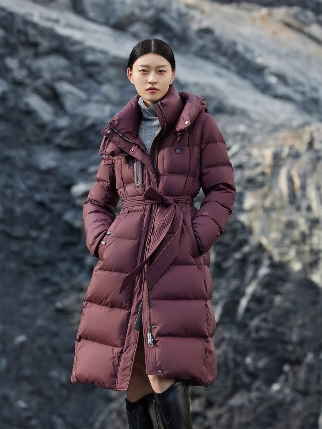 High-end Light Luxury Winter New Down Jacket For Women Fashionable Design Thick Warm Long Hooded Long Coat