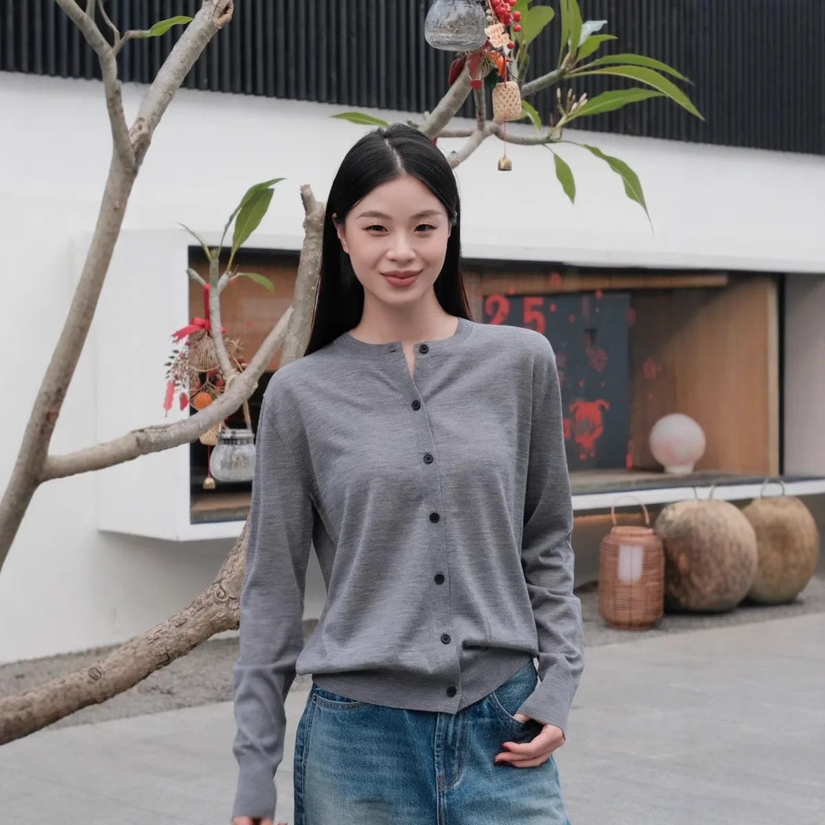 

Spring Classic Wool Round Neck Long-sleeved Sweater Cardigan