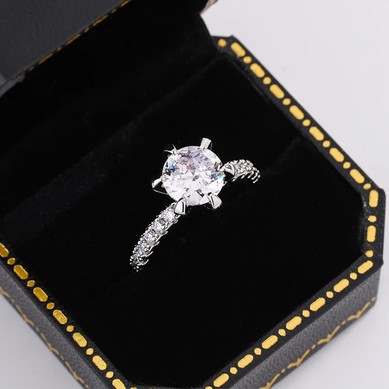 

Women's 925 Silver-Plated Classic Six-Prong Solitaire Zircon Ring, Ideal for Wedding & Party Jewelry Gift