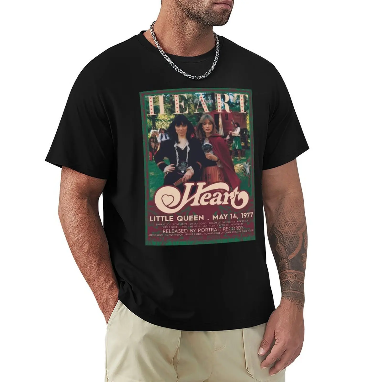 

Heart Band Little Queen 1977 T-Shirt Athletic Fit Sports Short Sleeve Top
