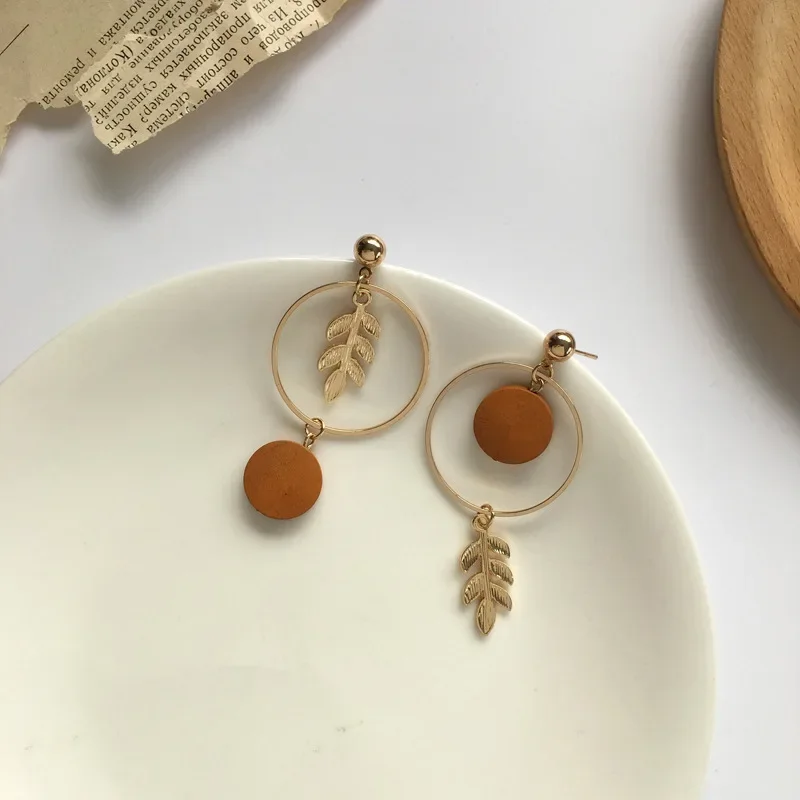 Japanese Korean Temperament Simple AB Wood Leaf Clip On Earrings Vintage Geometric Retro Round Circle Female Women Ears Clip