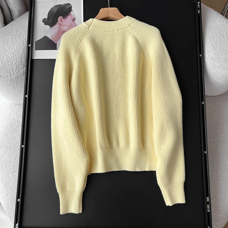 เสื้อสเวตเตอร์ถักไหมพรมผู้หญิงสไตล์นอร์ดิก คอกลม แขนยาว ผ้าผสมขนสัตว์ อุ่นสบาย แฟชั่นฤดูหนาวใหม่ สไตล์อบอุ่น