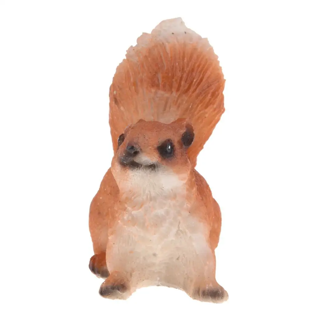 Squirrel Figurine Resin Statue Fairy Garden Decor Outdoor Garden Figurines for Patio Decoration