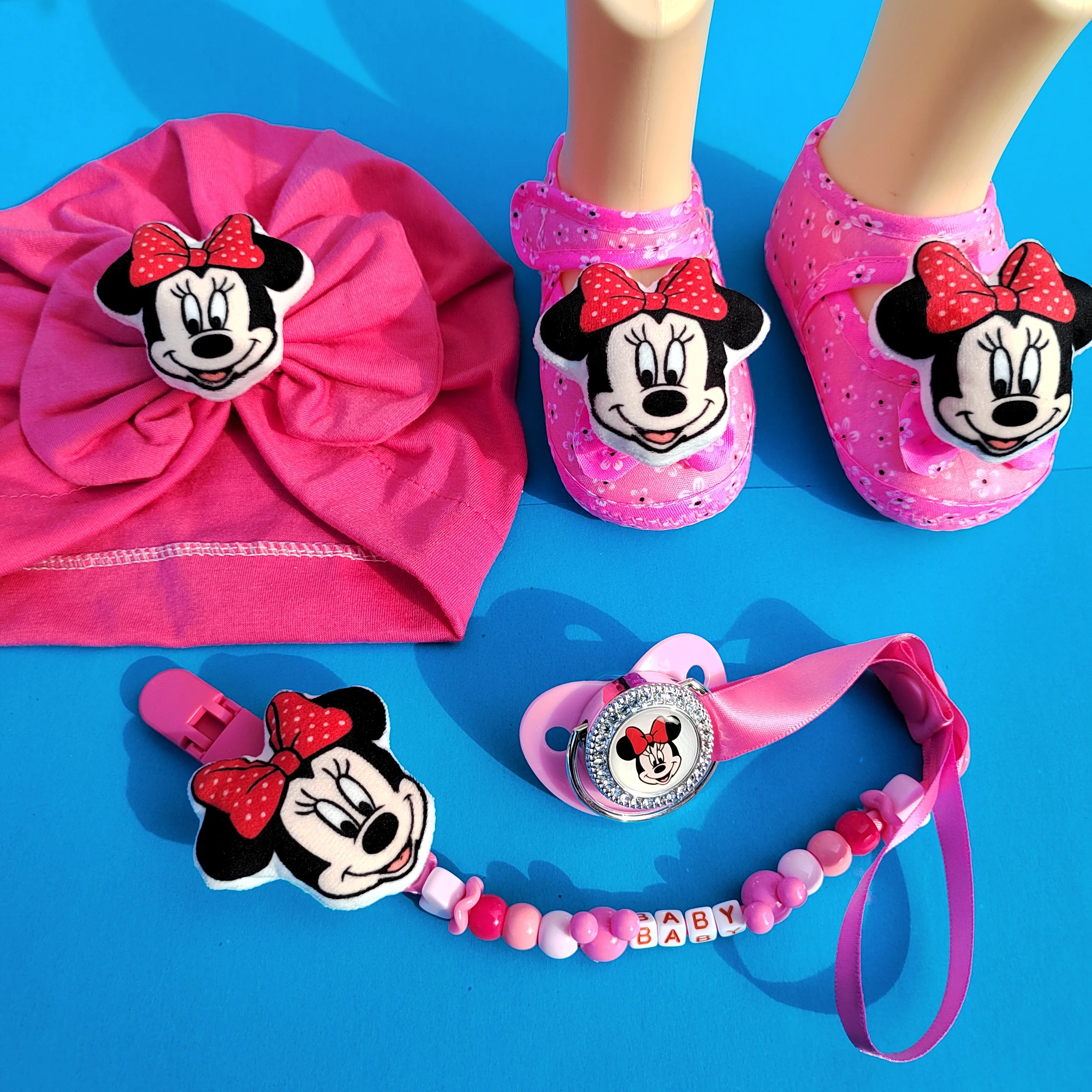 Cartoon Minnie cartoon characters shaped silicone pacifier clip head shoes for girls toddler funny nipples new baby gift sucking