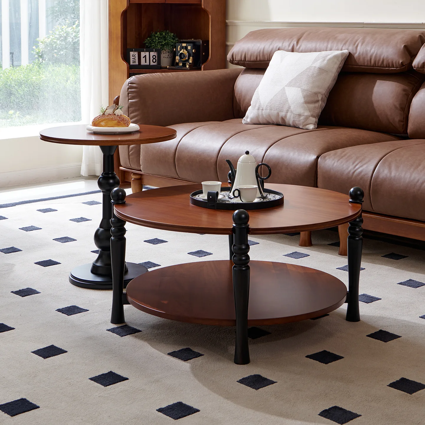 American retro solid wood round table coffee table living room small apartment e****mical double-layer side table simple storage