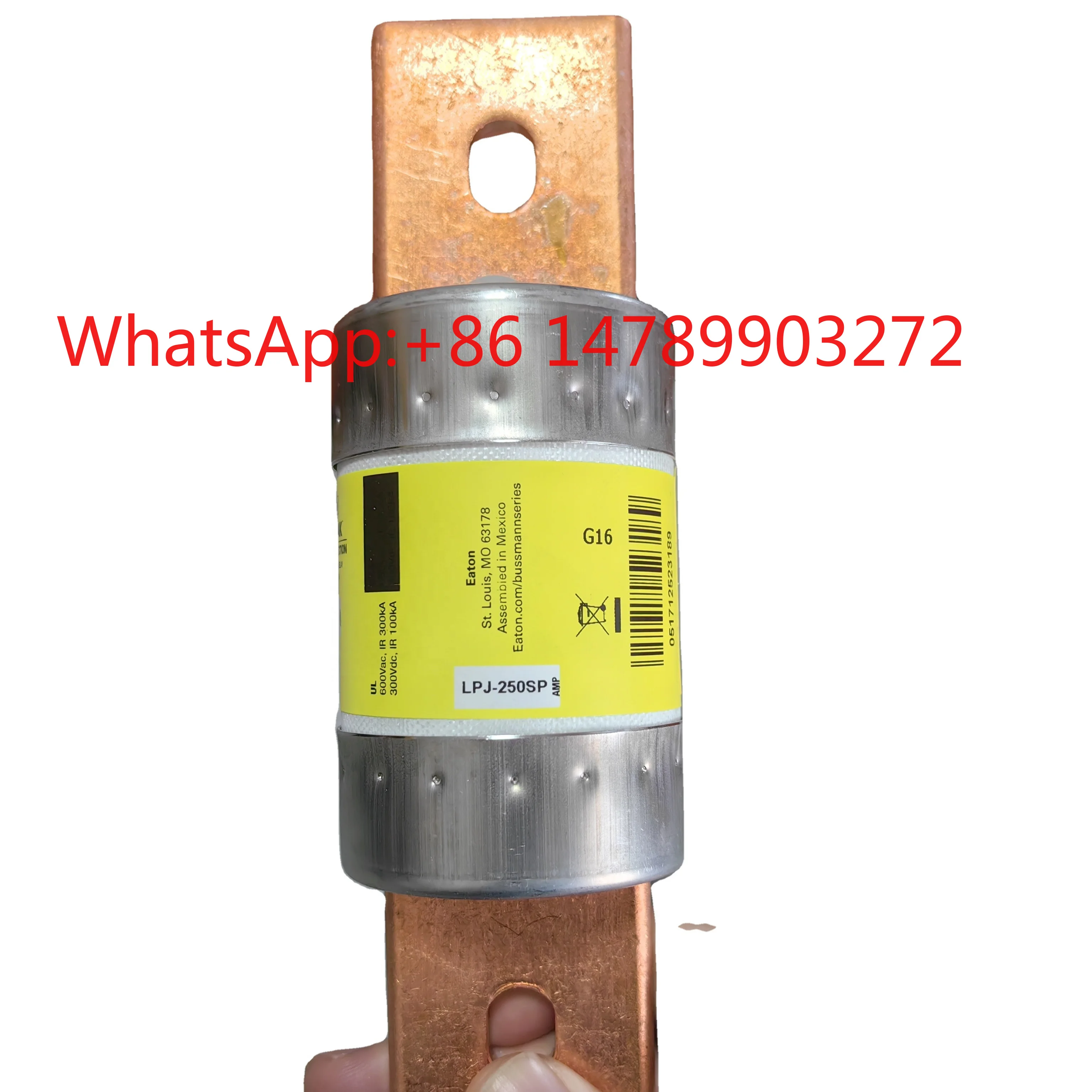 Industrial high capacity bolt on fuse holder matching high voltage energy storage fast fuse