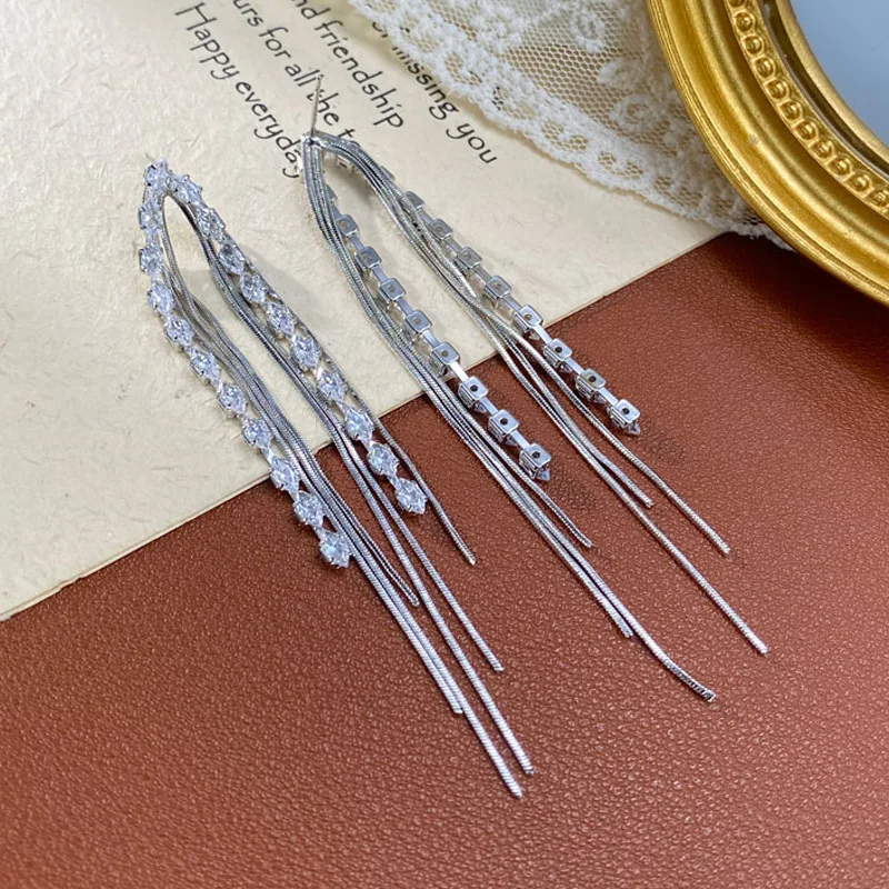 Fashion light luxury zircon geometric long fringed earrings, personalized versatile and thin super flash earrings