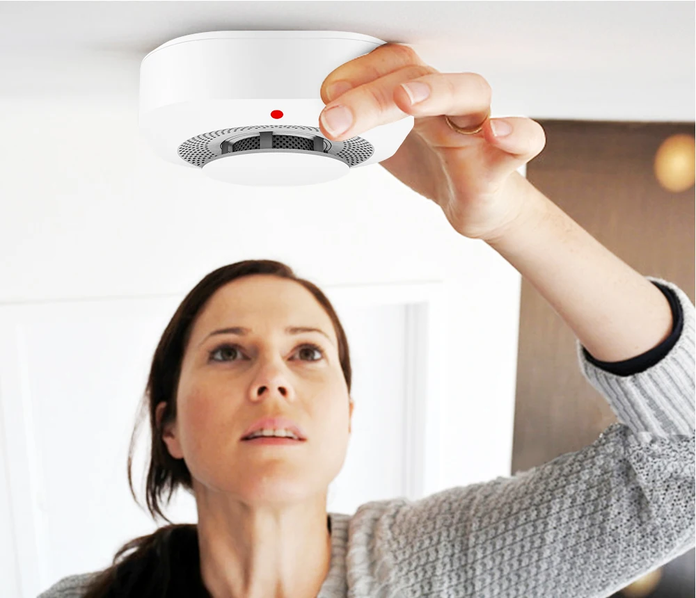 Tuya-Sensor Detector de humo Wifi, alarma de incendio, Monitor de Sensor de humo, alerta de sonido, trabajo de seguridad inteligente para el hogar con aplicación Smart Life