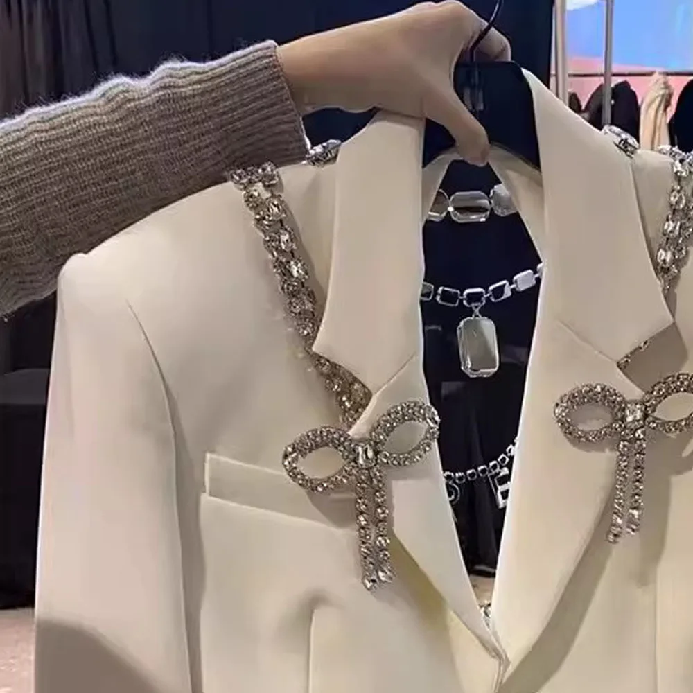 Giacca da abito bianca per donna cappotto di diamanti con fiocco di alta qualità donna primavera autunno 2024 blazer a maniche lunghe di nuova moda