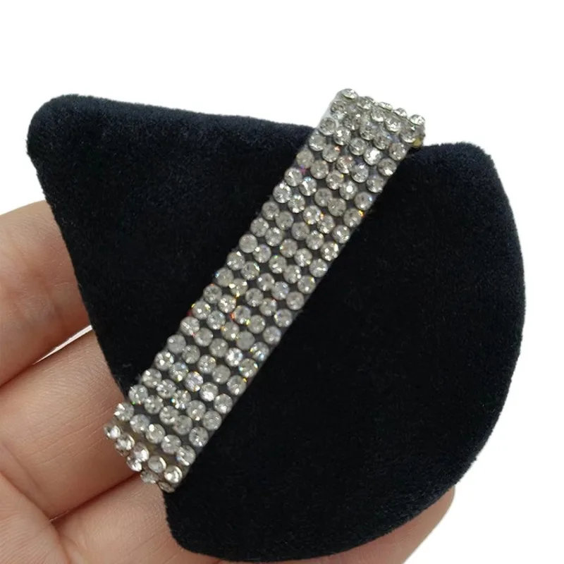 พัฟแต่งหน้ารูปสามเหลี่ยมเพชร พัฟกำมะหยี่รูปสามเหลี่ยม เครื่องมือแต่งหน้าเนื้อนุ่มลื่นสำหรับใบหน้า