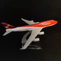 Scale 1:400 Metal Replica Avianca GOL LATAM LAN Latin Airlines Airbus Airplane Diecast Model Aviation Collectible Miniature Toy