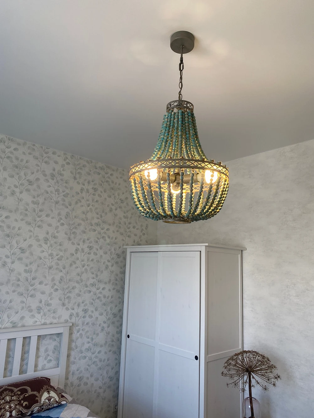 Nowoczesne lampy naszyjnik z koralików z niebieska drewniana żyrandol podsufitowy w stylu vintage E27 pokój dzienny bedroon hotelowy światła wiszące