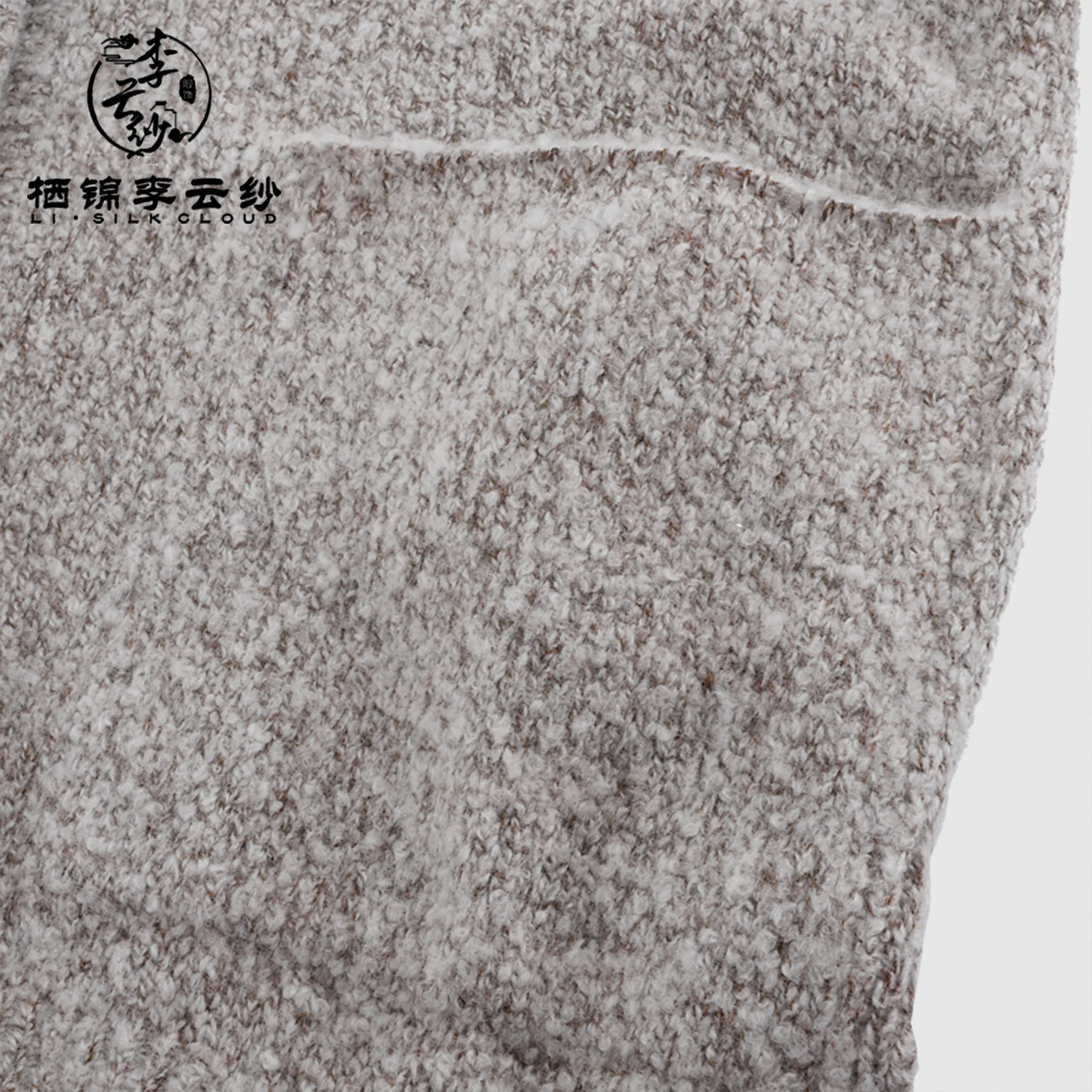 LI SILK CLOUD エレガントな秋冬ニットジャケット - ソフトなフリース裏地、ウールブレンド、繊細な質感