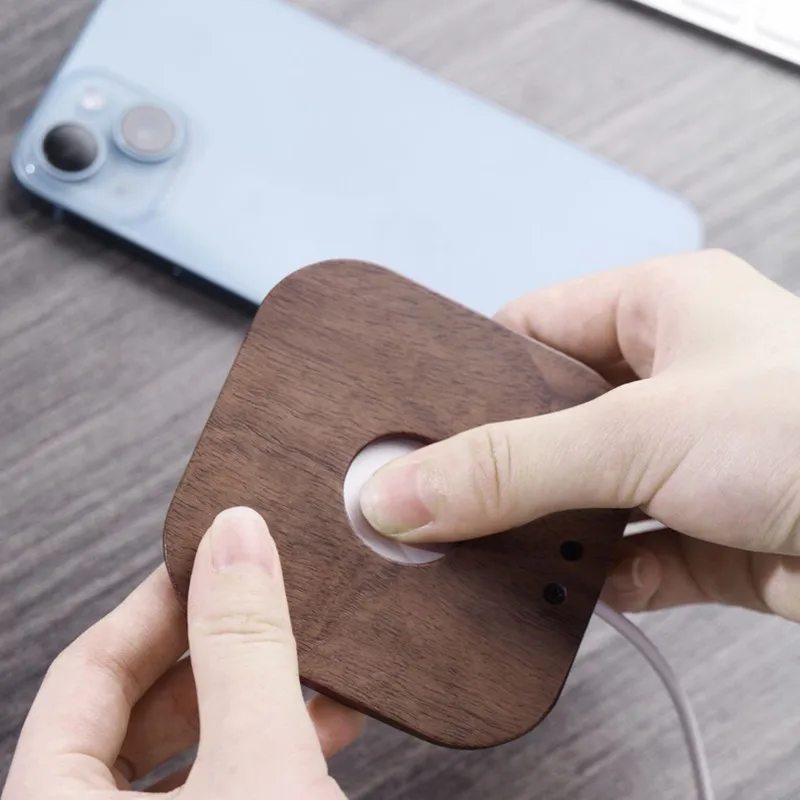 

New Classic Magsafe Mobile Phone Stand Custom Creative Wooden Magnetic Wireless Charger Stand Desktop Stand Bracket Ornament Gif