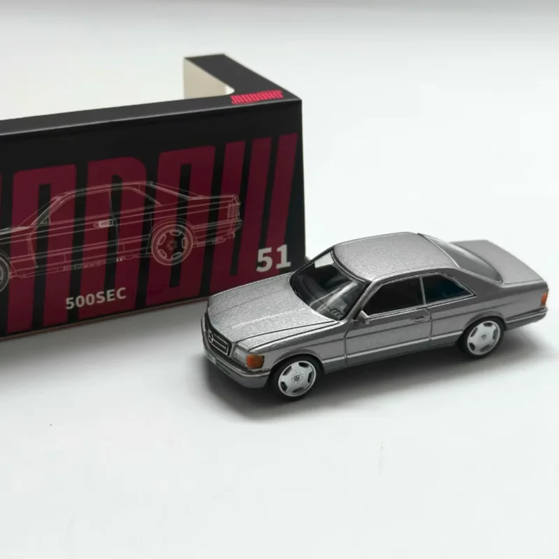 

DCT масштаб 1/34, 500 SEC, модель автомобиля из сплава, статическая коллекция, украшенная праздничная игрушка, классический сувенир, подарок