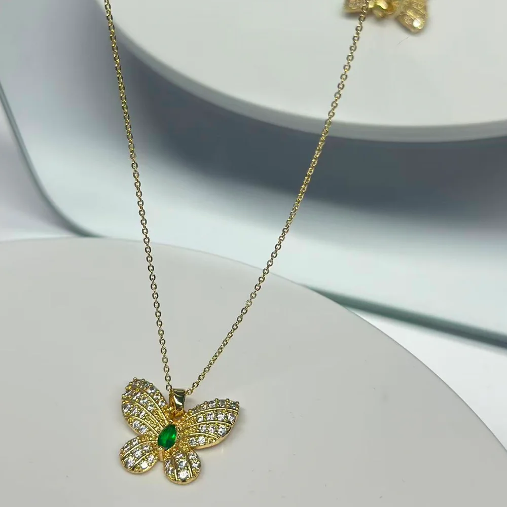 قلادة على شكل فراشة مجوفة، سلسلة ترقوة من الزركونيوم النحاسي المرصع بالزركونيوم للسيدات، مزاج عصري وبسيط