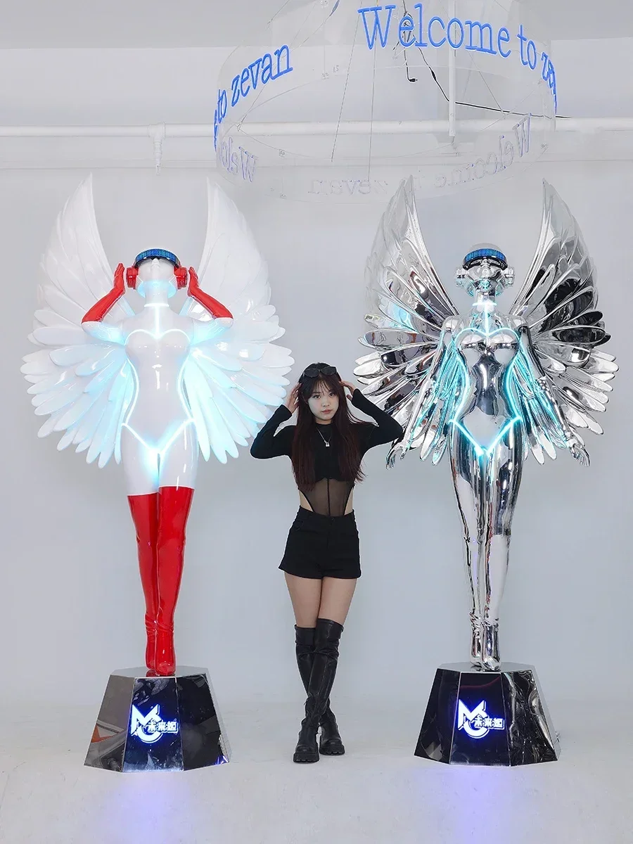 Photo punching decorative model electroplating HajimeSorayama future Ji trend figure ornaments.