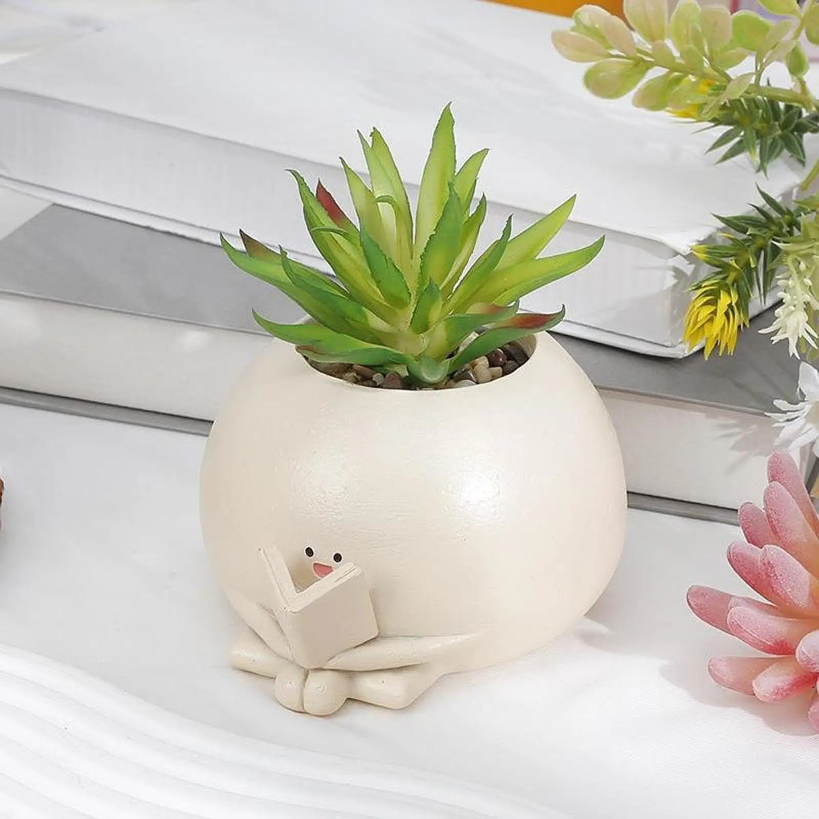 Flower Pot Resin Ornament Bud Vase Outdoor Decors Indoor Plants Sculpture Plant Pot for Kitchen Office Table Centerpiece Desk