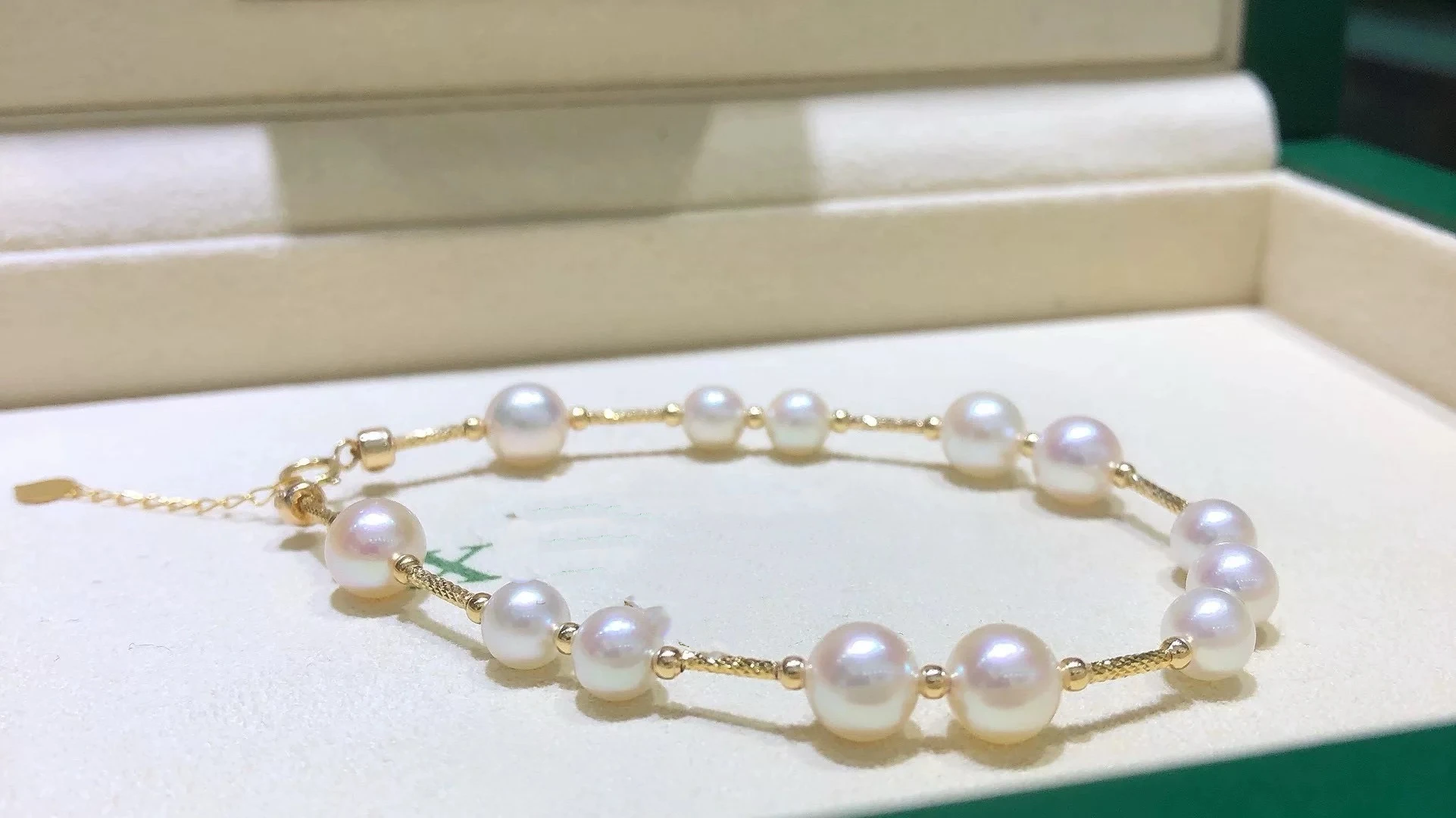 

Exotic Charming Design Delicate Natural Real Akoya White Pearl Bracelet 7.5-8in 14K Gold Filled Free Shipping