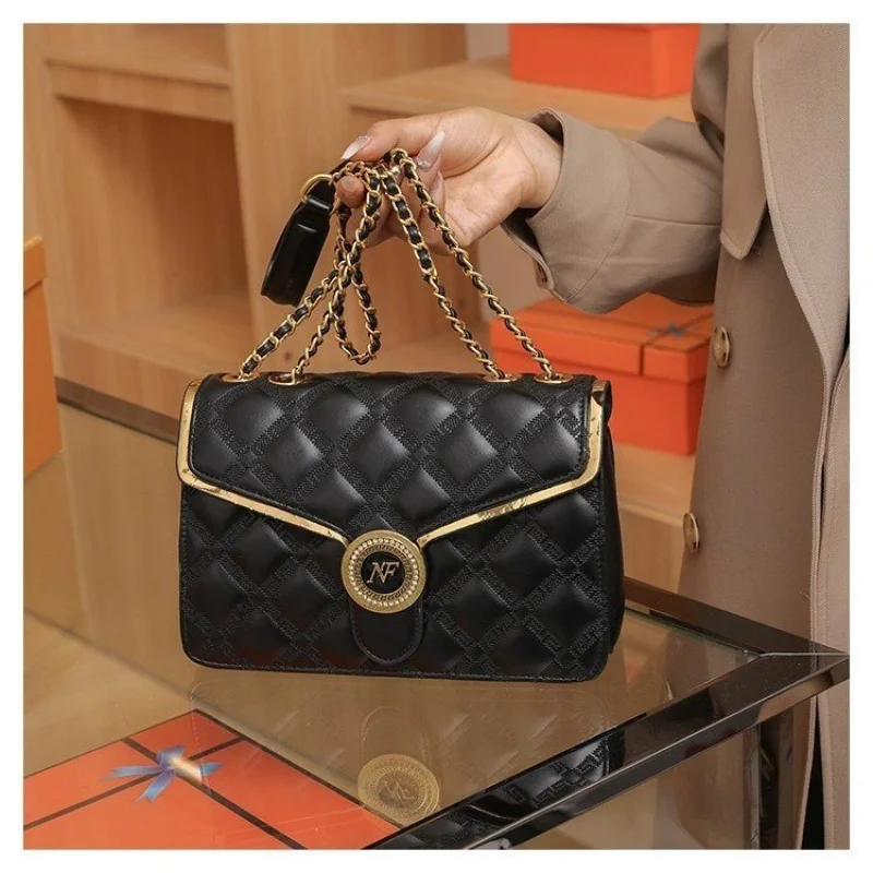 

Vintage Simple Clutch Bag For Women Featuring Fashionable Logo And High-End Trendy Appeal