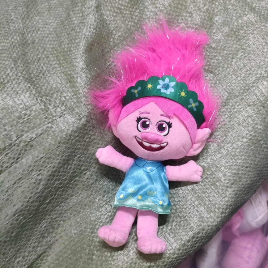 A boneca de pelúcia brilhante das fadas de cabelo mágicas Trolls, Bobbie Branch, como presente para festivais infantis.