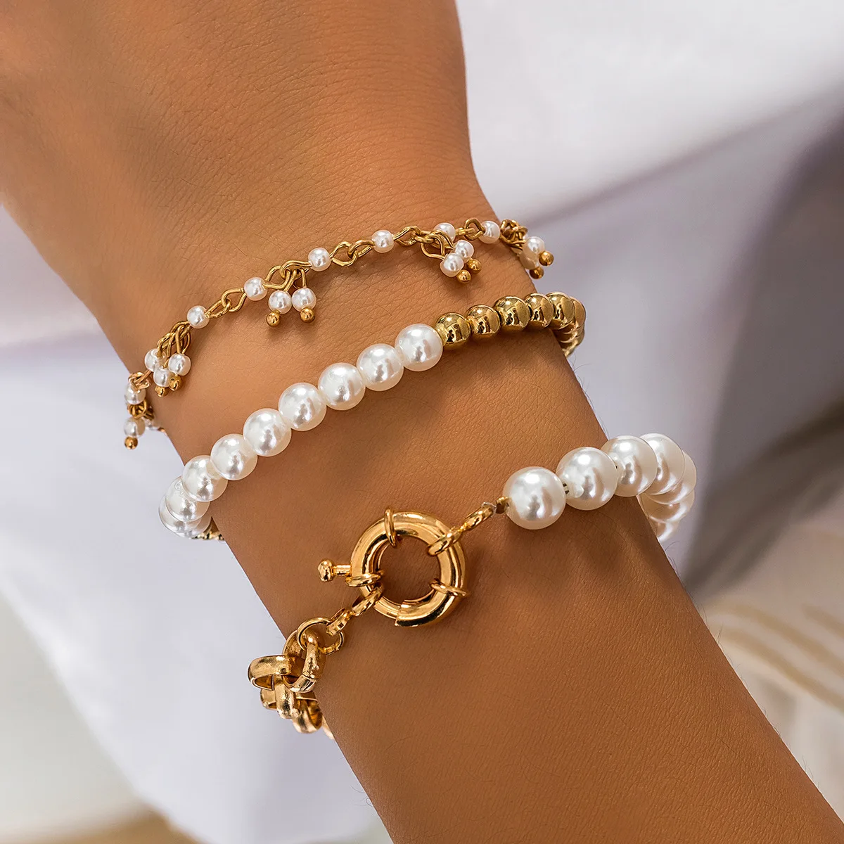 Edgy Sweet Cool Faux Pearl Bracelet Set Cross Chain Link with Portrait Design for Women High Quality Hand Jewelry