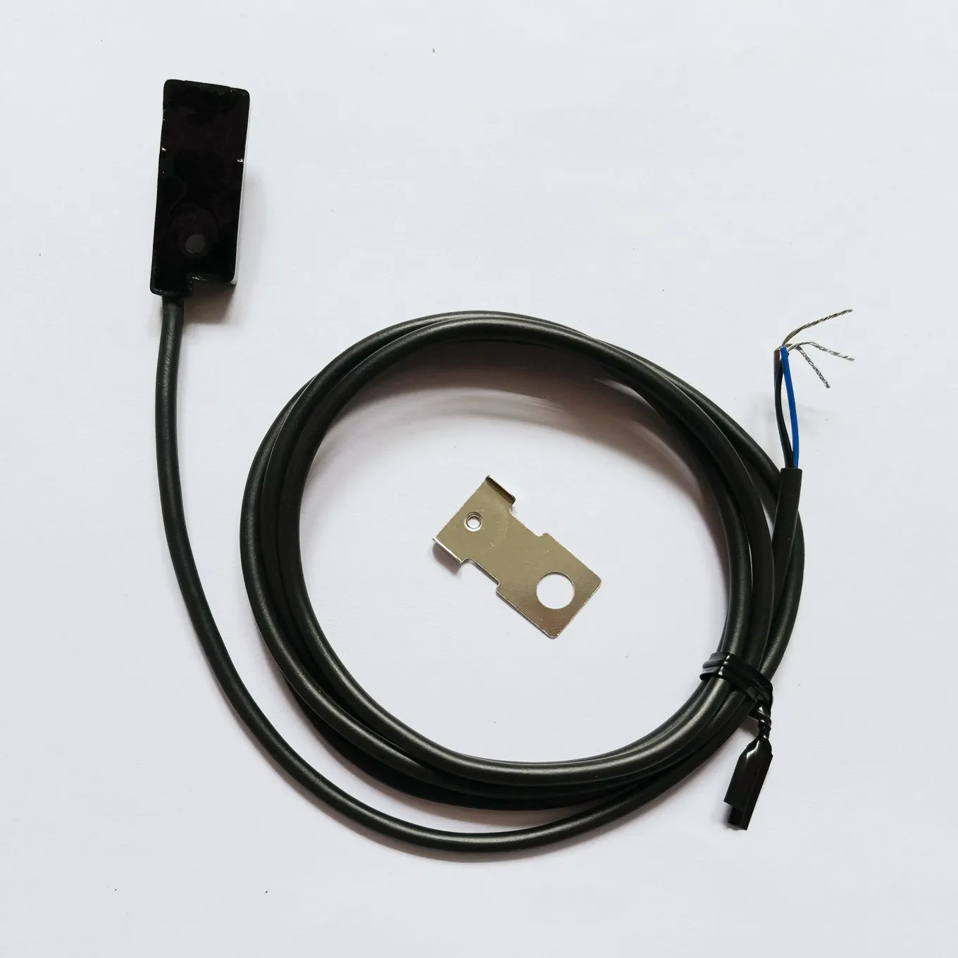 Original new 100% proximity switch APS4-12S-E APS4-12S-E1 APS4-12S-E2 APS4-12M-E APS4-12M-E2 APS4-12M-Z normally open NPN