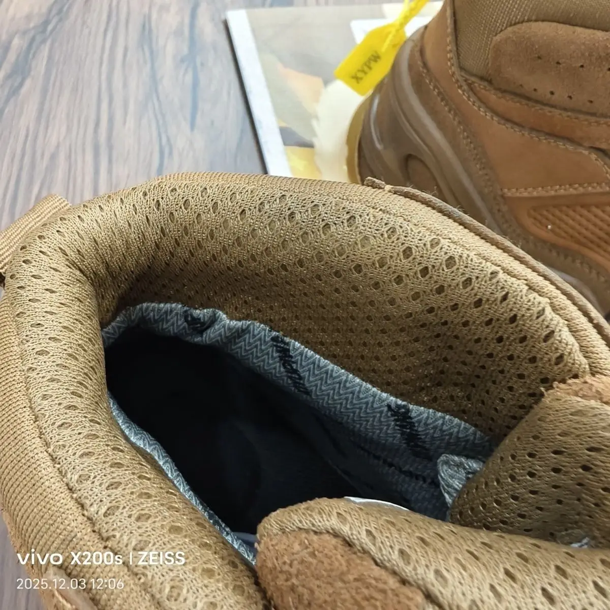 

Outdoor shoes High-quality shoes for couples Spring and Autumn thick soles do not hurt feet Mountaineering shoes Classic brand