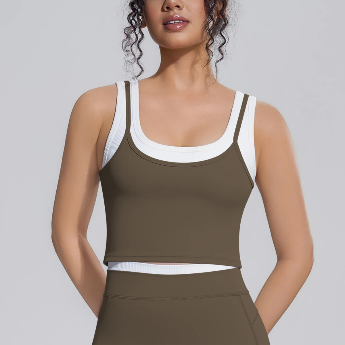 Naked Feel Schöner Rücken Yoga-Top für Frauen Stoßdämpfendes Lauf-Yoga-Tanktop mit Brustpolster Farbblockierendes Workout-Top – Detail 16