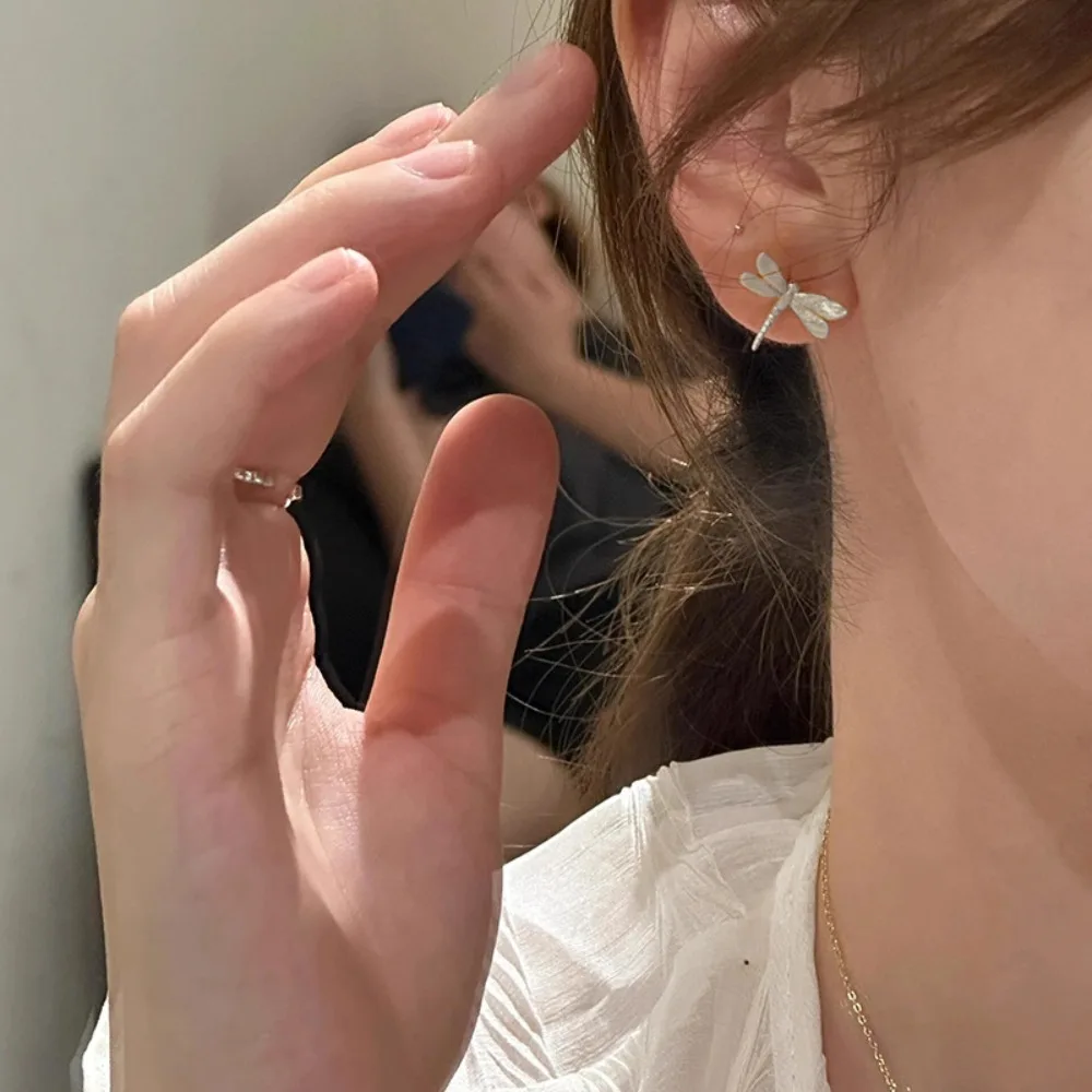 Exquisite Simple 925 Sterling Silver Tiny Dragonfly Insect Stud Earrings for Women Student Commute Earrings Jewelry Colorfast