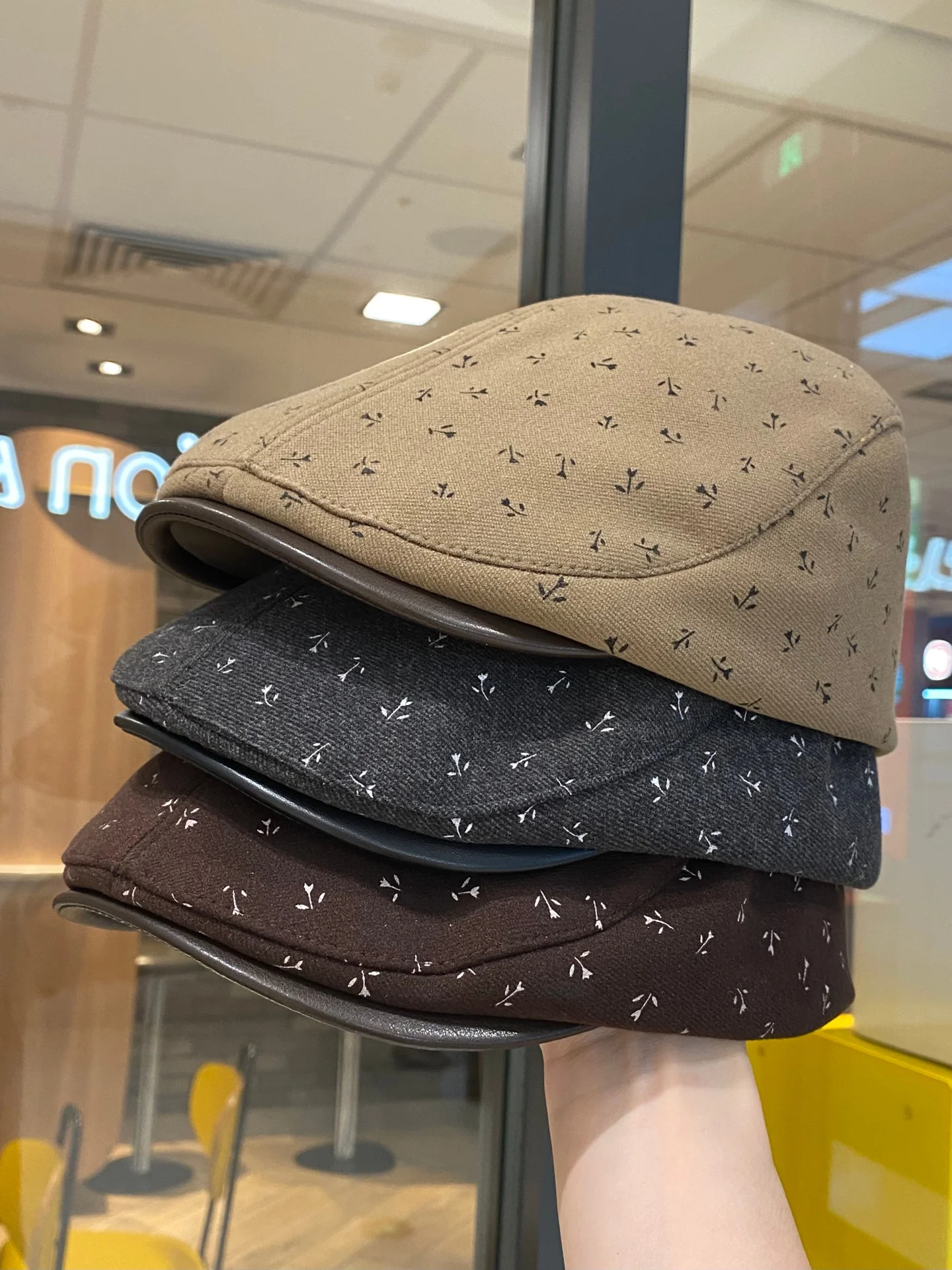 retro-floral-corduroy-women's-autumn-winter-fashionable-small-face-duckbill-cap-adjustable-round-top-outdoor-cap-polyester-fiber