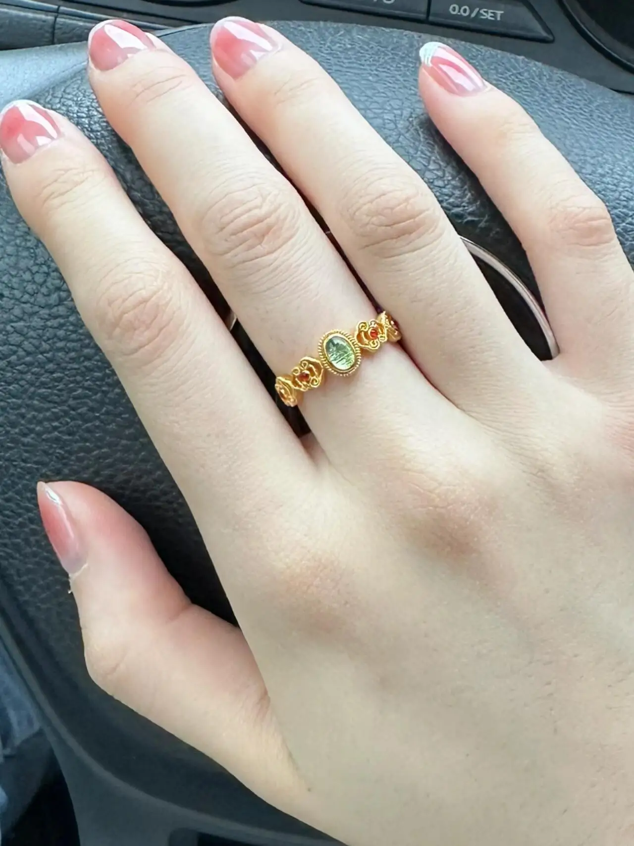 

New Chinese Sle Olive Stone Ring Women's Faion Jewelry Vintage Court Design Lightweight Luxury Match All Colors Spring Water