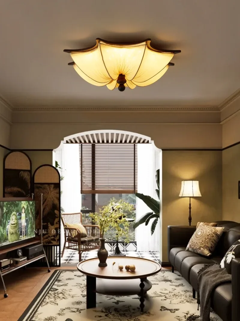 Medieval style bedroom, lamp ceiling lamp, French retro fabric, homestay master bedroom, study, wabi-sandy wind lamps