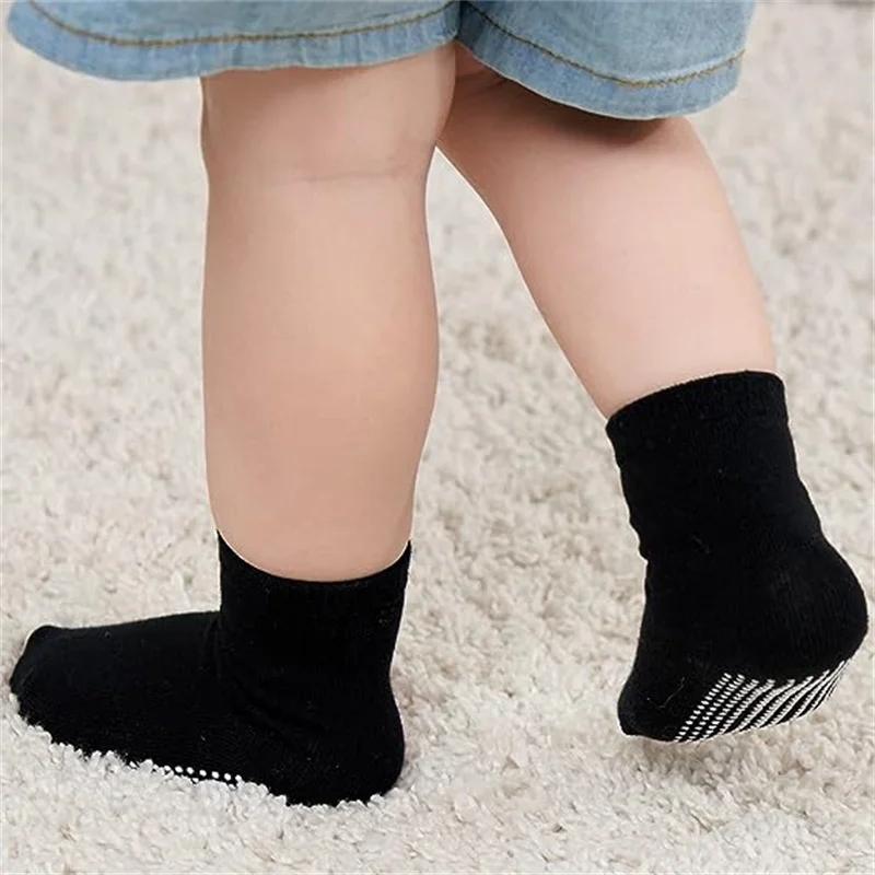 12 Paar Baby-Lauflernsocken mit Antirutsch-Noppen, Gymnastiksocken für Kleinkinder in Schwarz, Weiß, Grau - Socken für Kinder zum Laufen – Detail 5